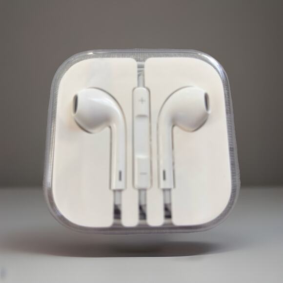 NEW Authentic Apple Wired iPhone iPad IPod Ear Buds | White AIR Buds - Picture 1 of 2
